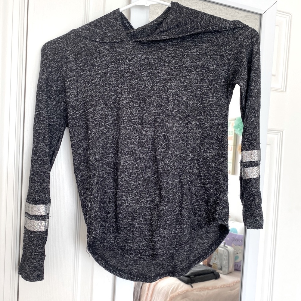 Kids size 7 long sleeve hooded shirt